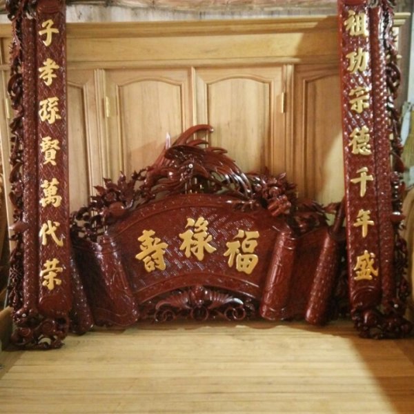 Bộ câu đối cuốn thư chạm hồng trĩ gỗ gụ