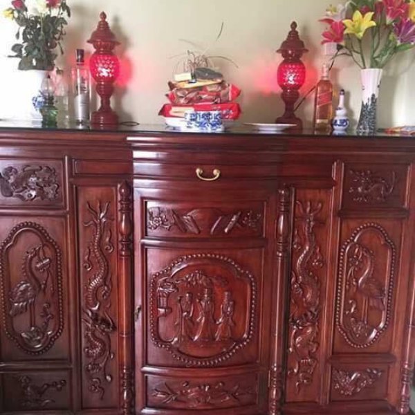 Đèn thờ gỗ xà cừ hình quả dứa cao 41 cm màu nâu cánh gián - góc nhìn 2
