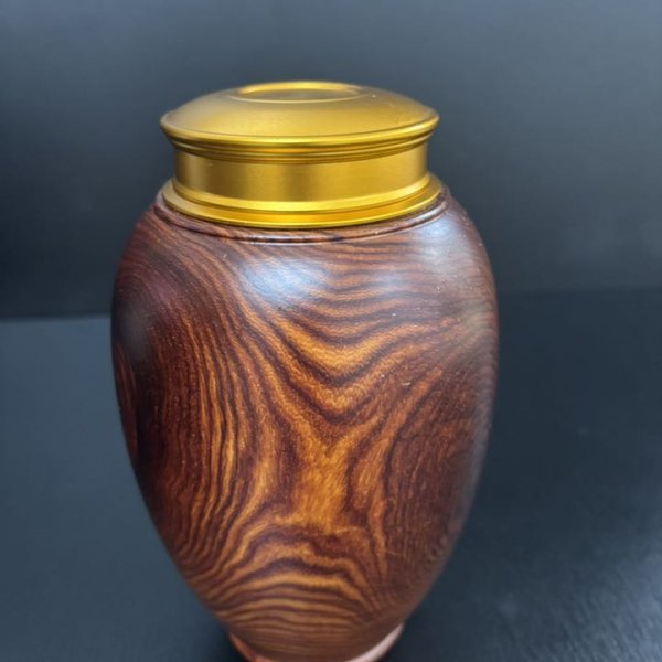 Hộp chè gỗ trắc dây nắp đồng