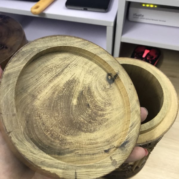 Hộp chè tứ quý gỗ bách xanh - góc nhìn 5