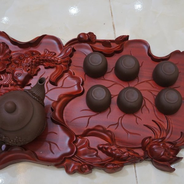 Khay trà cá chép hoa sen gỗ hương độc đáo - góc nhìn 2