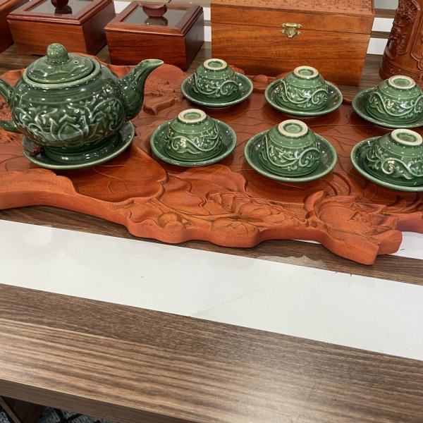 Khay trà cá chép hoa sen gỗ hương độc đáo - góc nhìn 3